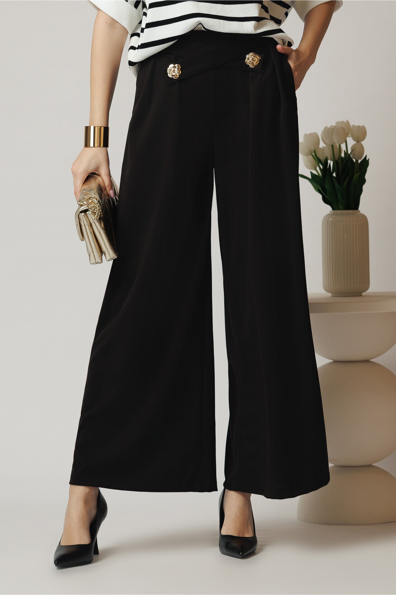 pantaloni-office-din-crep-negri-evazati-cu-accesorii-metalice-1356731-1099019-4