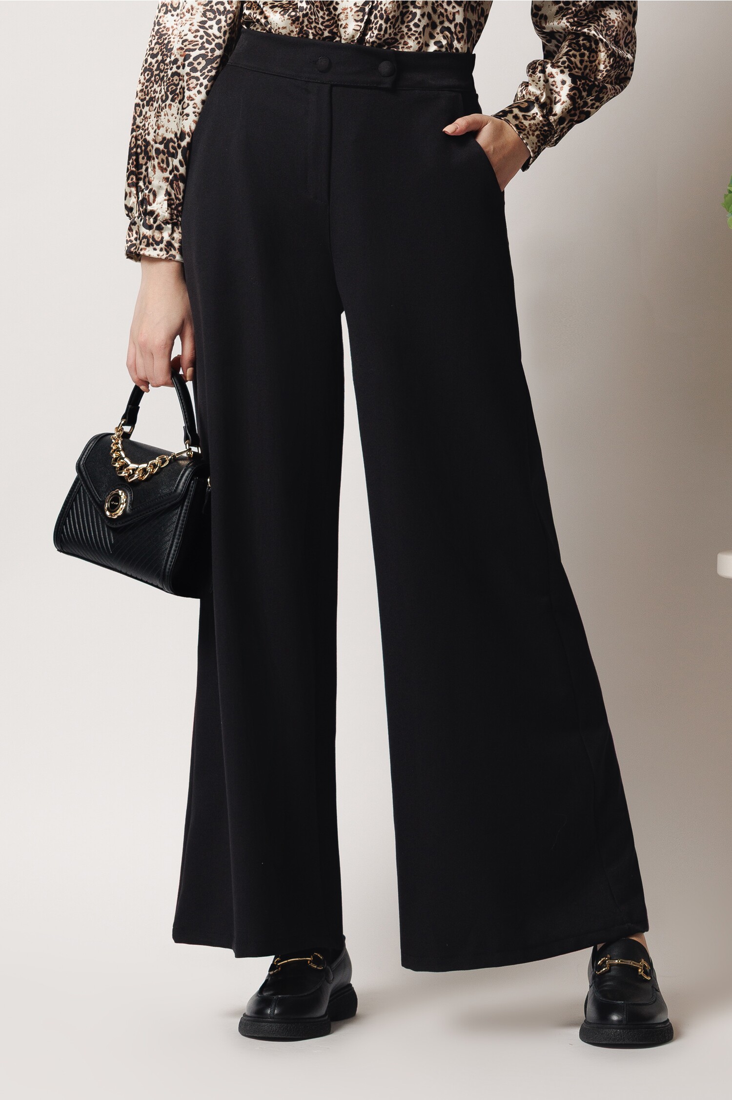 pantaloni-office-din-stofa-negri-evazati-1364645-1104596-4