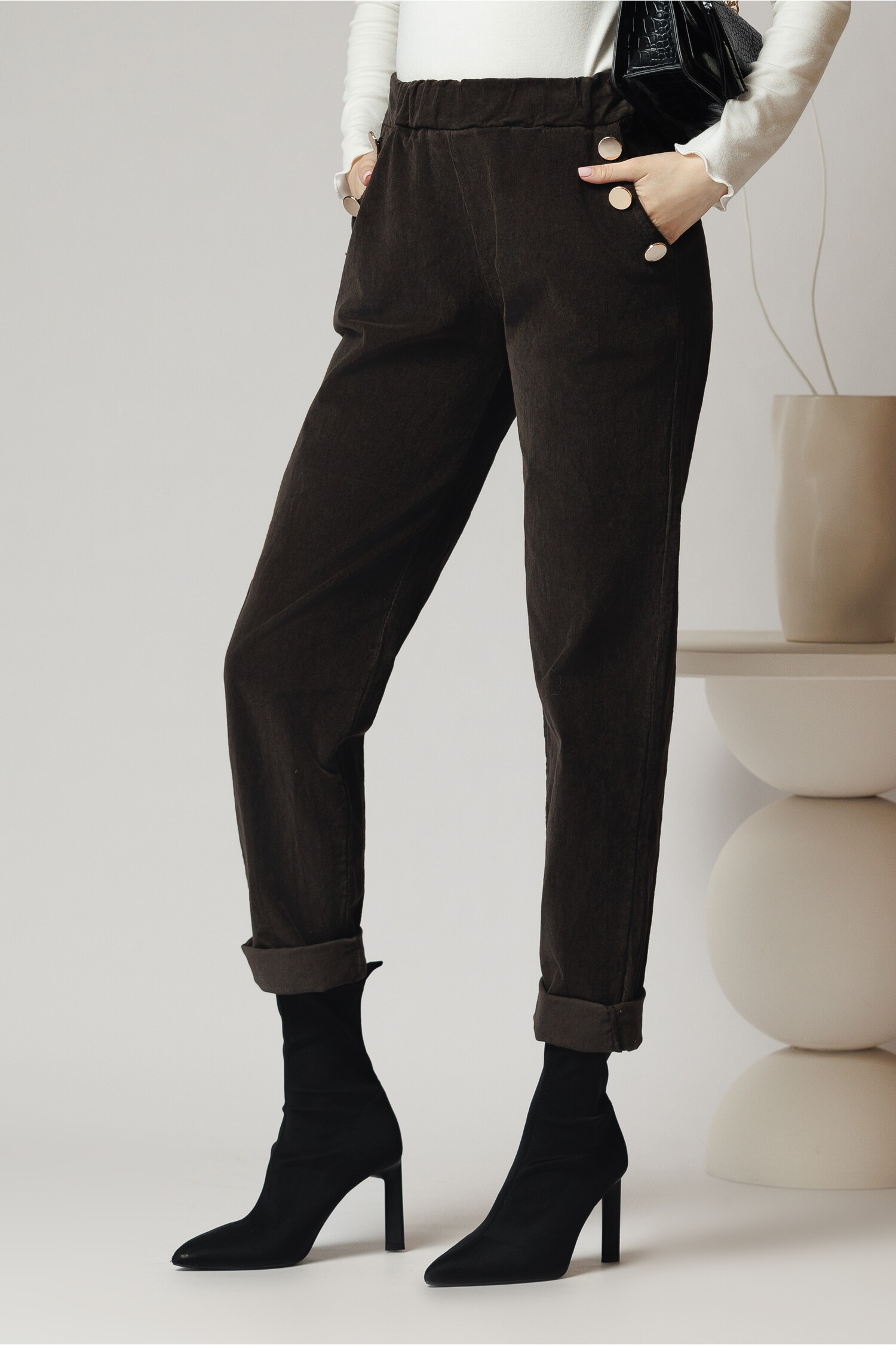 pantaloni-office-din-velur-maro-cu-nasturi-la-buzunare-1352819-1096277-4