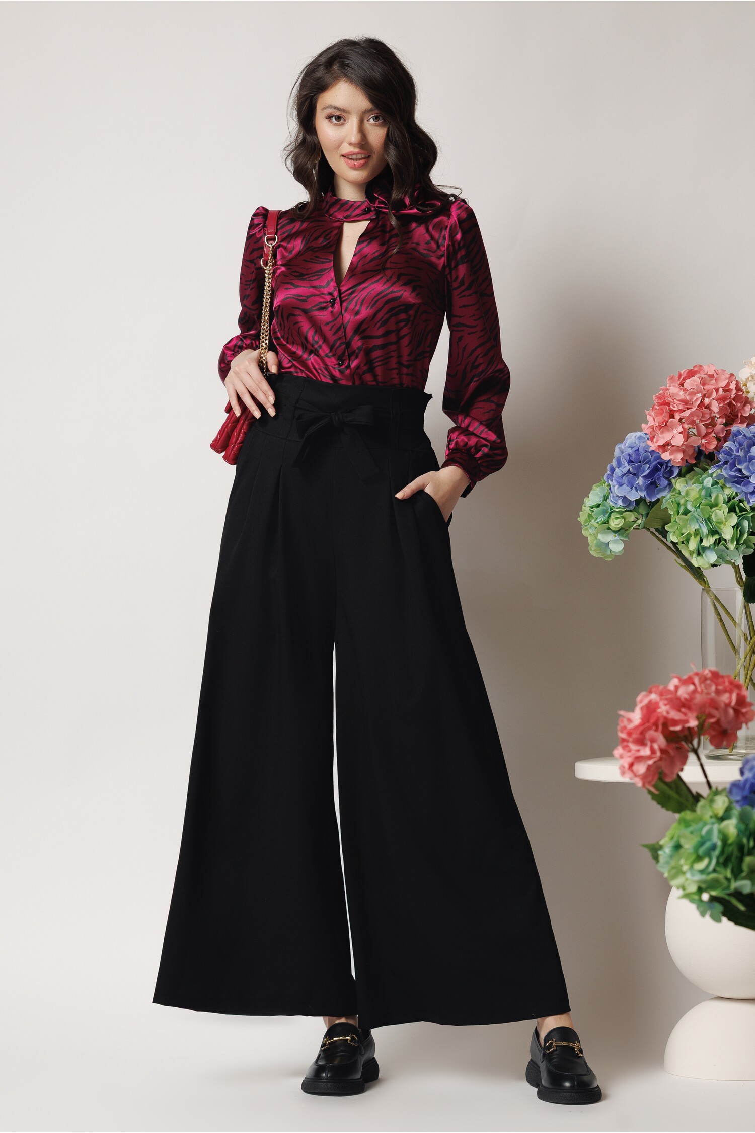 pantaloni-office-din-viscoza-negri-cu-pliuri-si-cordon-in-talie-1364684-1103729-4