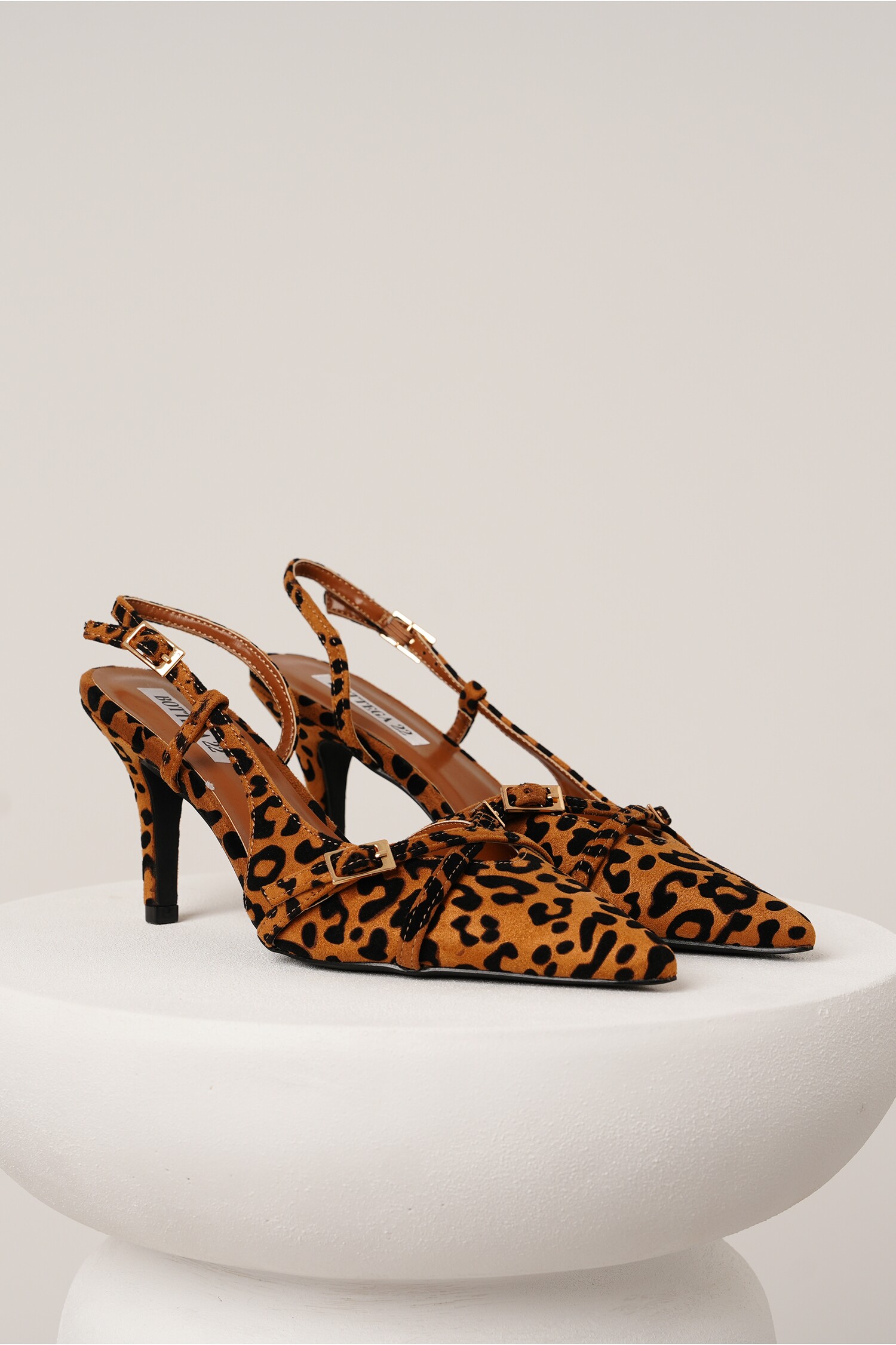 pantofi-eleganti-din-piele-ecologica-animal-print-cu-barete-si-catarame-1363541-1102934-4