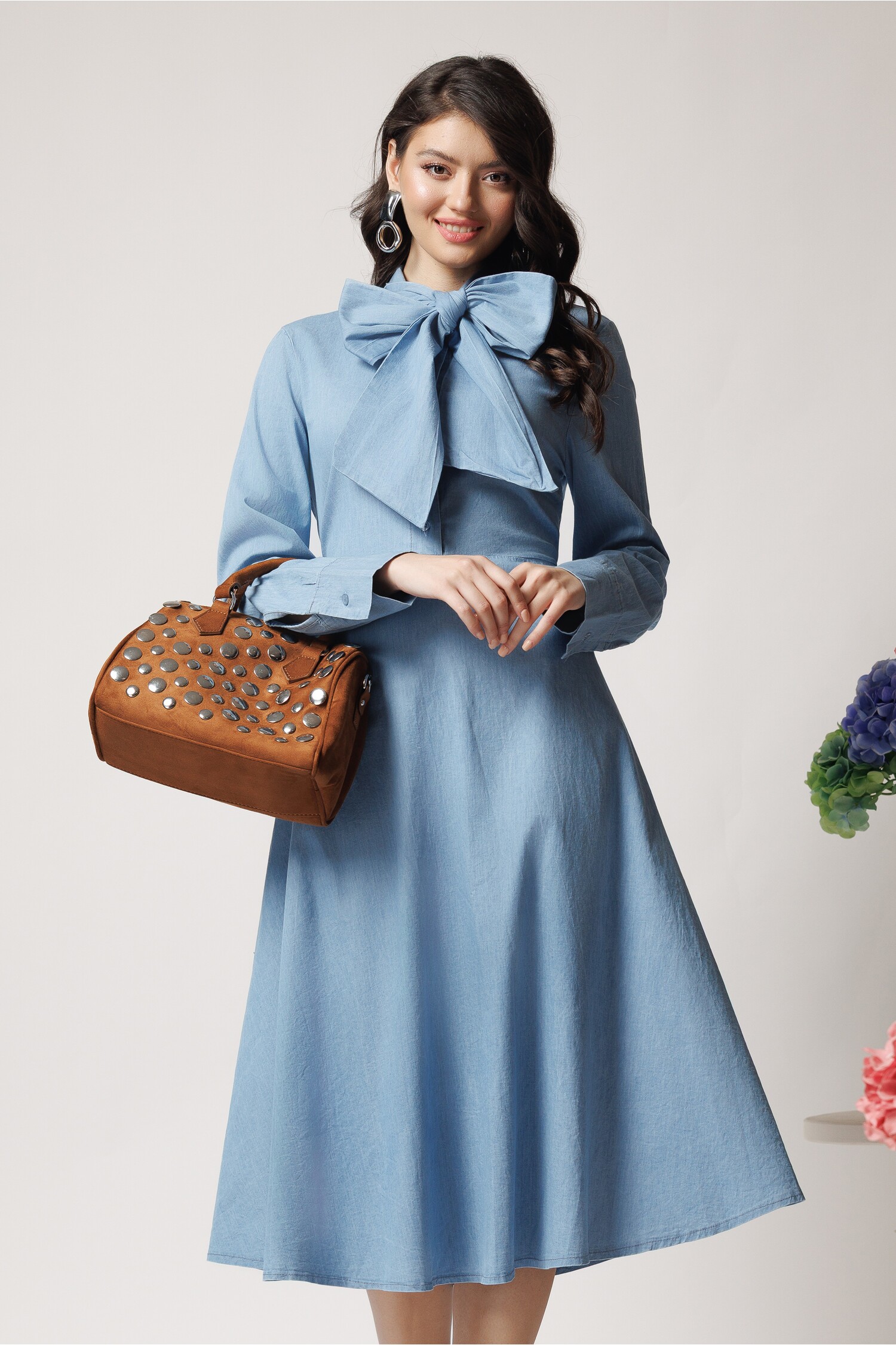rochie-de-zi-din-denim-bleu-cu-funda-maxi-la-bust-1364405-1104575-4