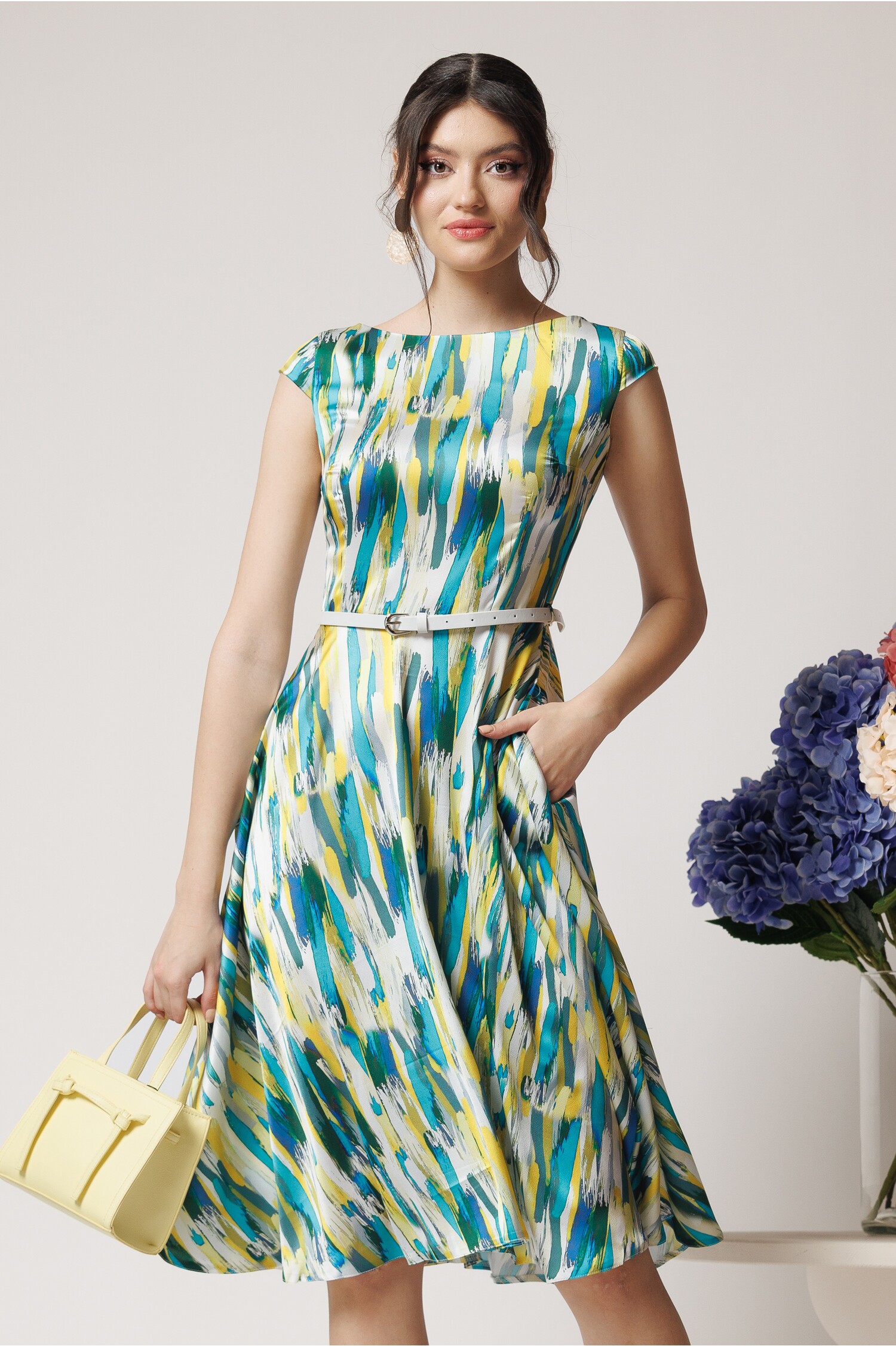rochie-de-zi-din-satin-cu-imprimeuri-verzi-si-curea-in-talie-1359701-1100975-4