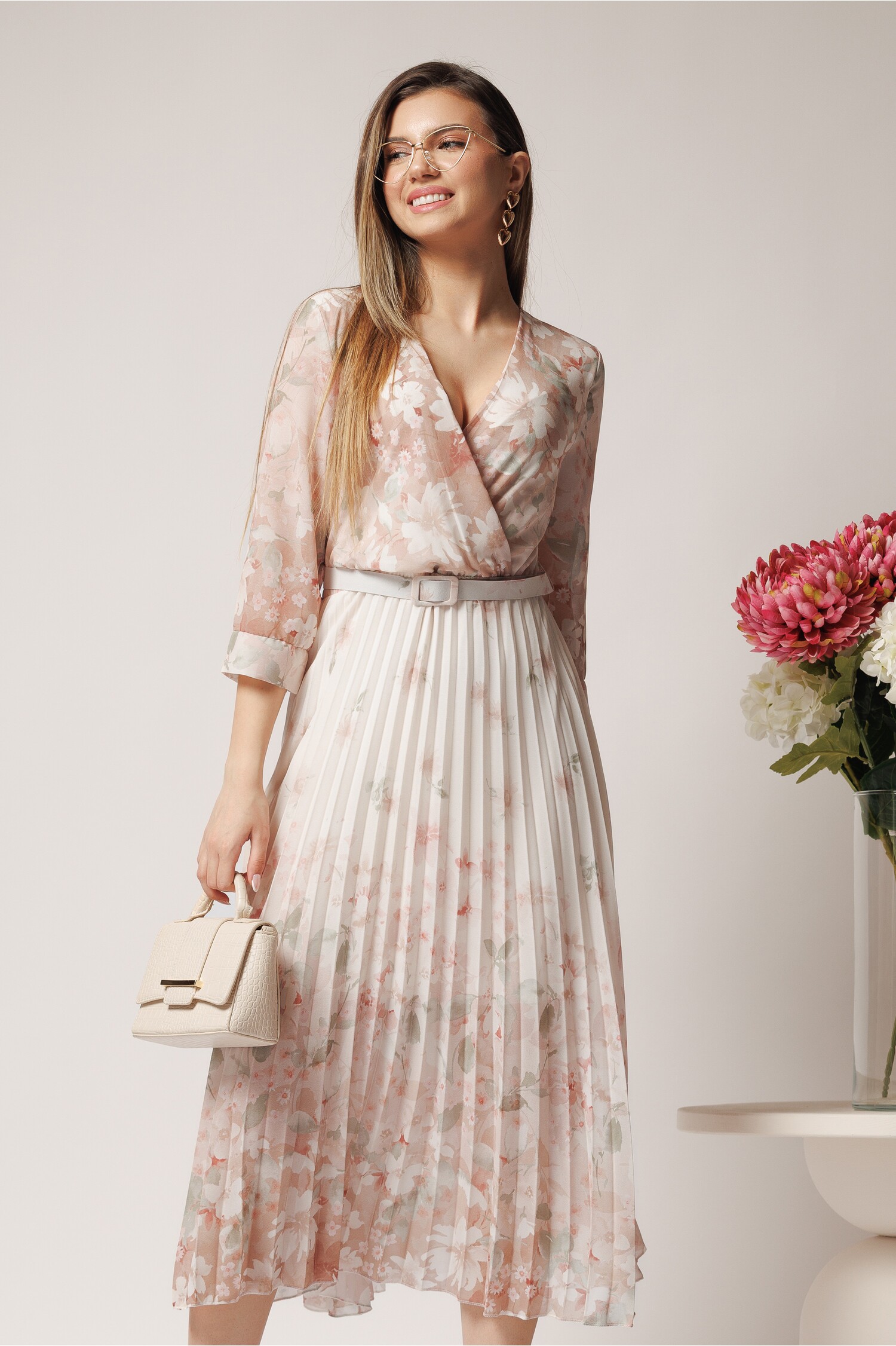 rochie-de-zi-vaporoasa-din-voal-bej-cu-imprimeuri-si-curea-in-talie-1367765-1106498-4