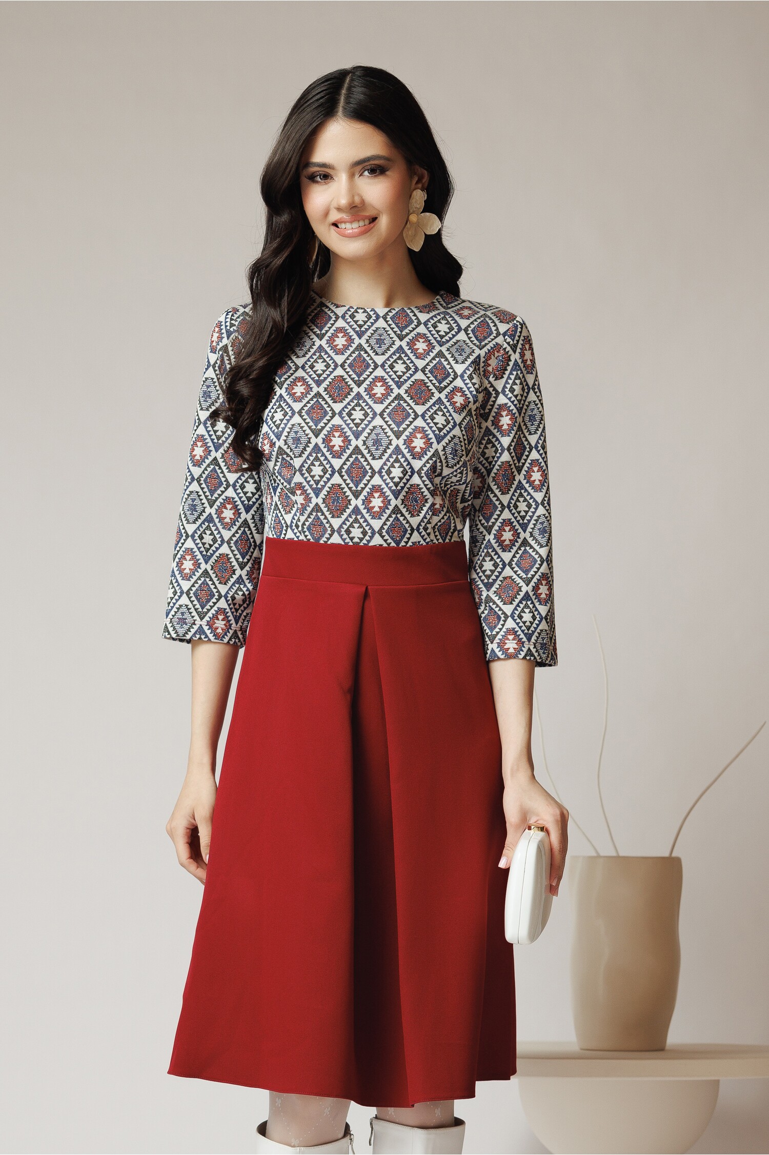 rochie-dy-fashion-office-cu-fusta-din-stofa-bordo-si-bust-din-jerse-cu-imprimeu-1353902-1096490-4