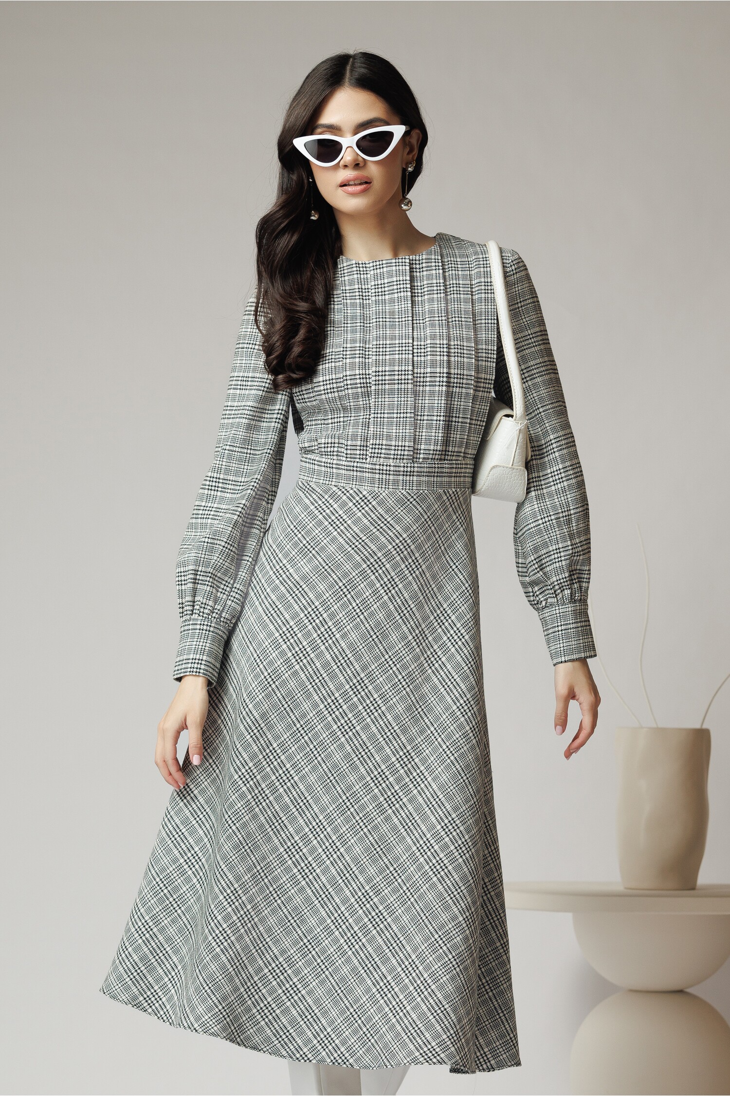 rochie-dy-fashion-office-din-stofa-alba-cu-imprimeu-pepit-si-pliuri-pe-bust-1352480-1096511-4