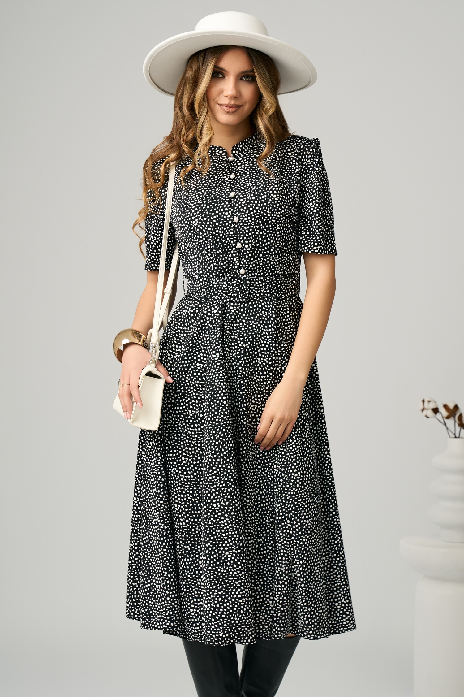 rochie-dy-fashion-office-din-triplu-voal-neagra-cu-imprimeuri-albe-si-nasturi-la-bust-1356593-1097156-4