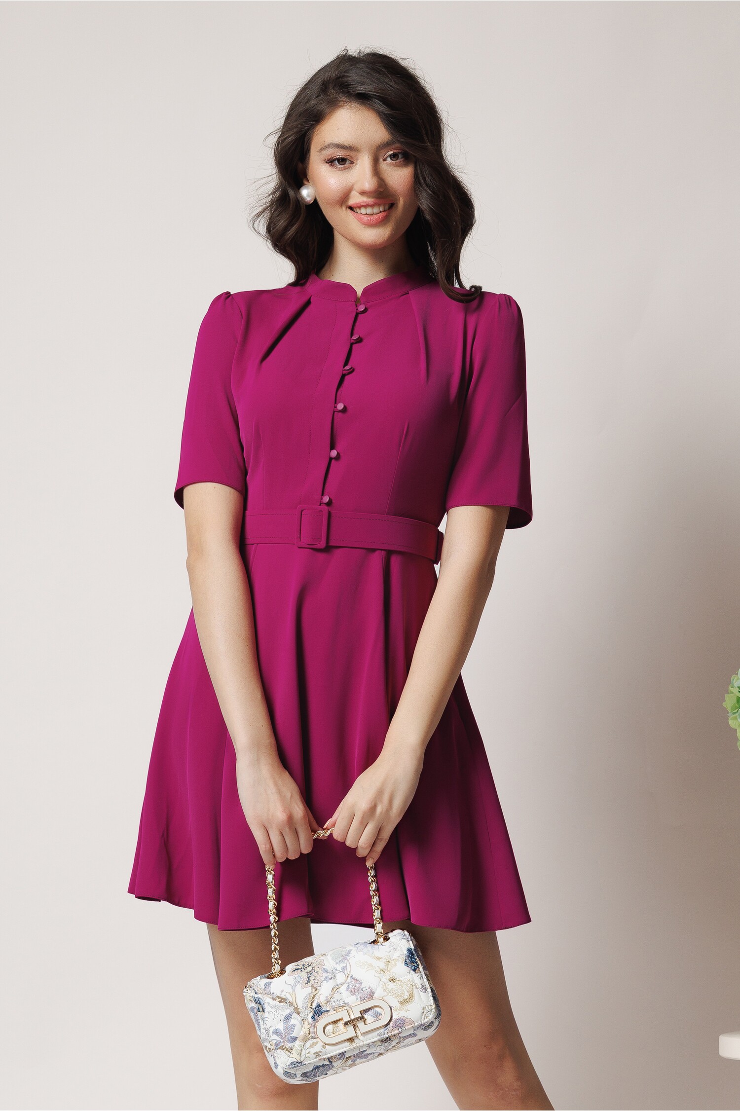rochie-dy-fashion-scurta-de-zi-din-triplu-voal-magenta-cu-nasturi-la-bust-si-curea-in-talie-1363586-1104485-4