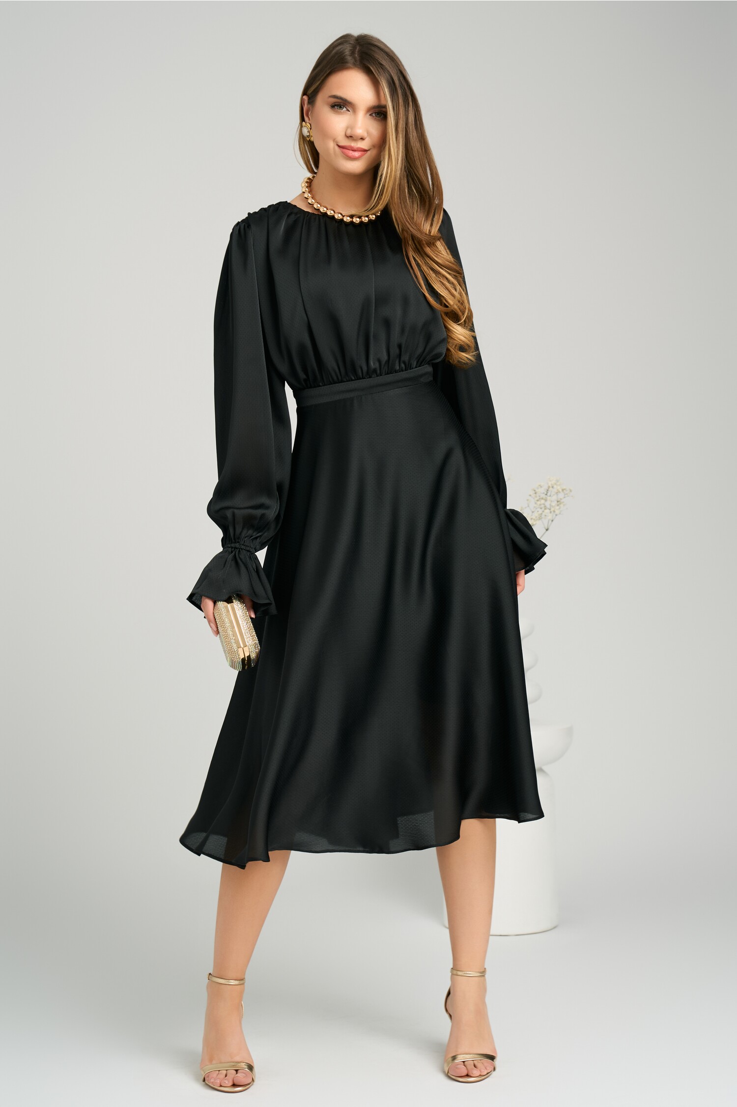 rochie-eleganta-din-satin-neagra-cu-pliuri-la-bust-si-croi-clos-1358432-1099715-4