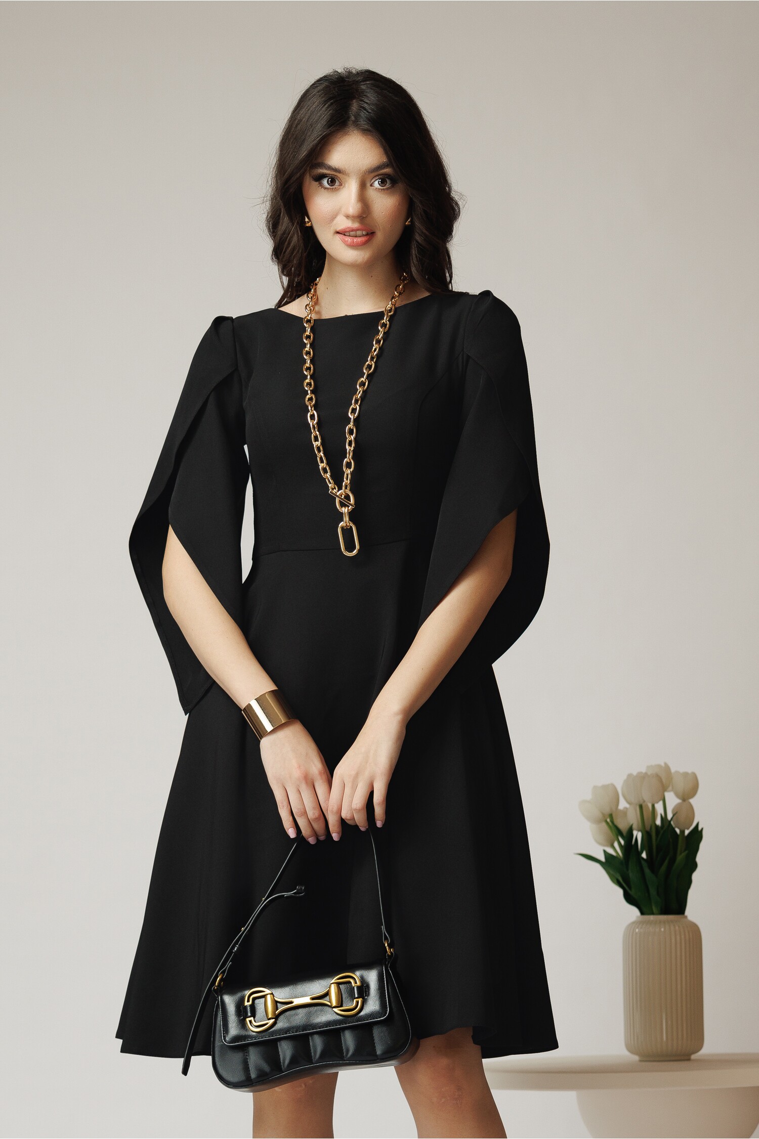 rochie-eleganta-din-stofa-neagra-cu-maneci-evazate-petrecute-1369856-1105850-4