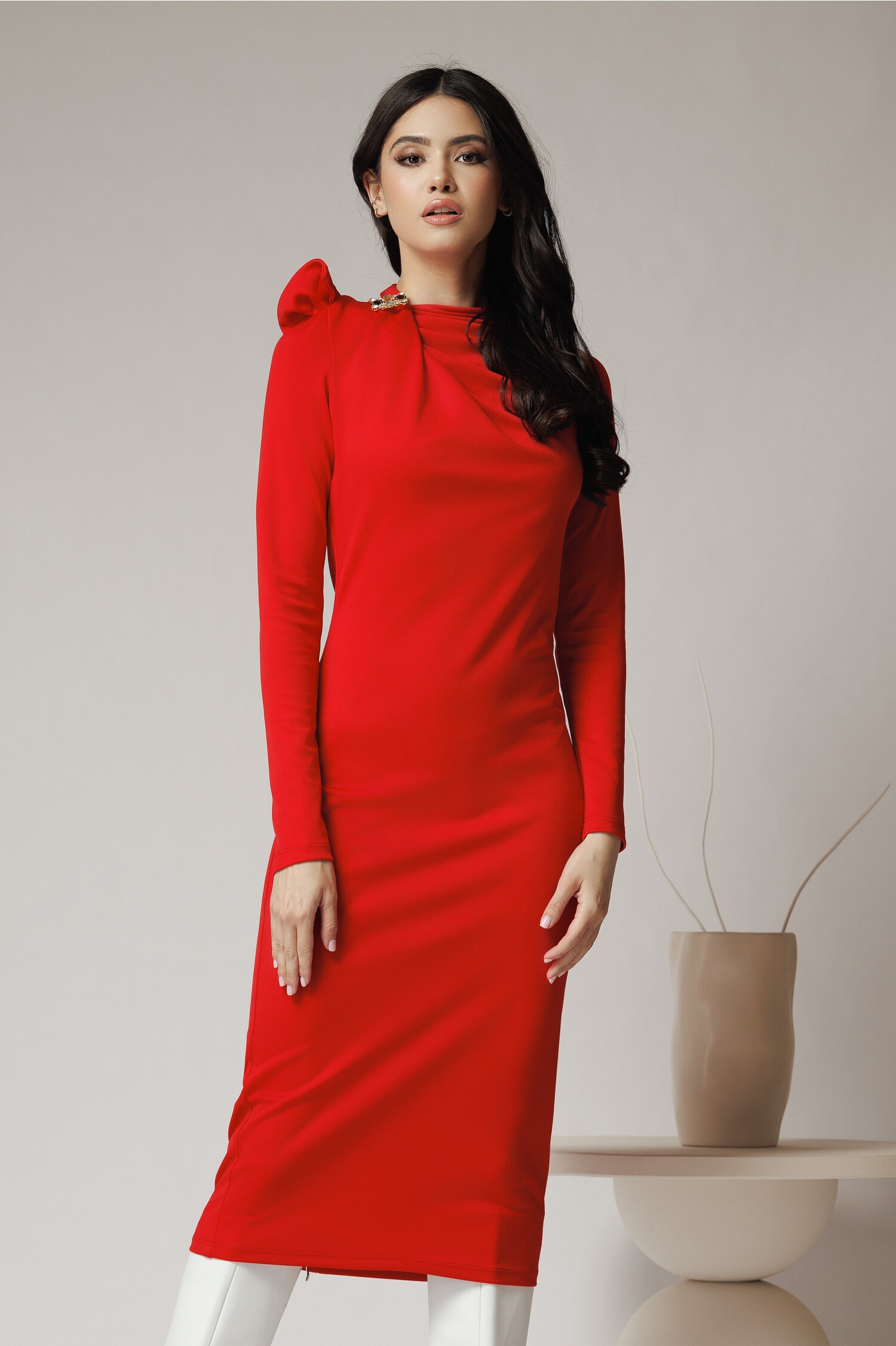 rochie-eleganta-din-stofa-rosie-cu-brosa-si-funda-la-umar-1353155-1096559-4