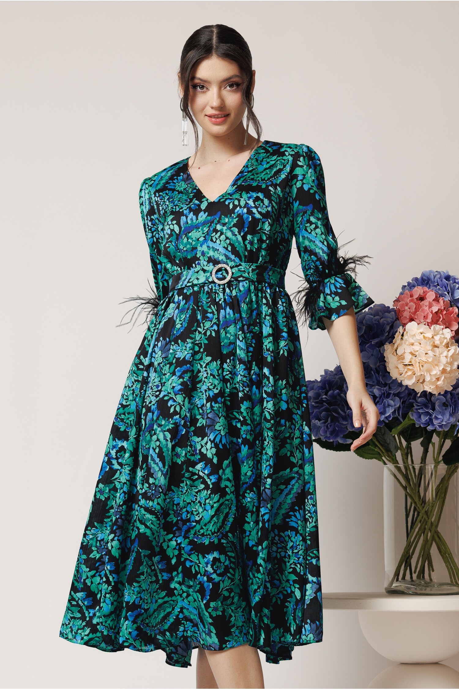rochie-eleganta-din-voal-neagra-cu-imprimeuri-florale-turcoaz-si-pene-la-maneci-1359383-1100675-4