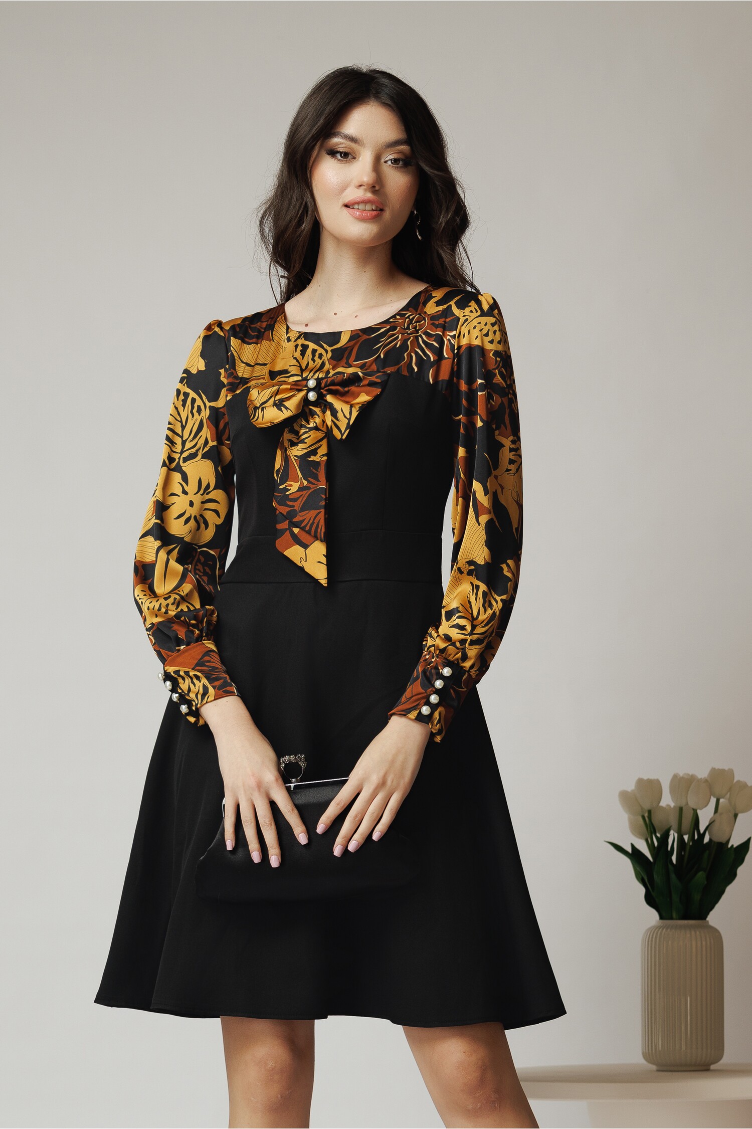 rochie-ella-collection-andrada-office-din-stofa-neagra-cu-funda-si-imprimeu-galben-1356524-1099334-4