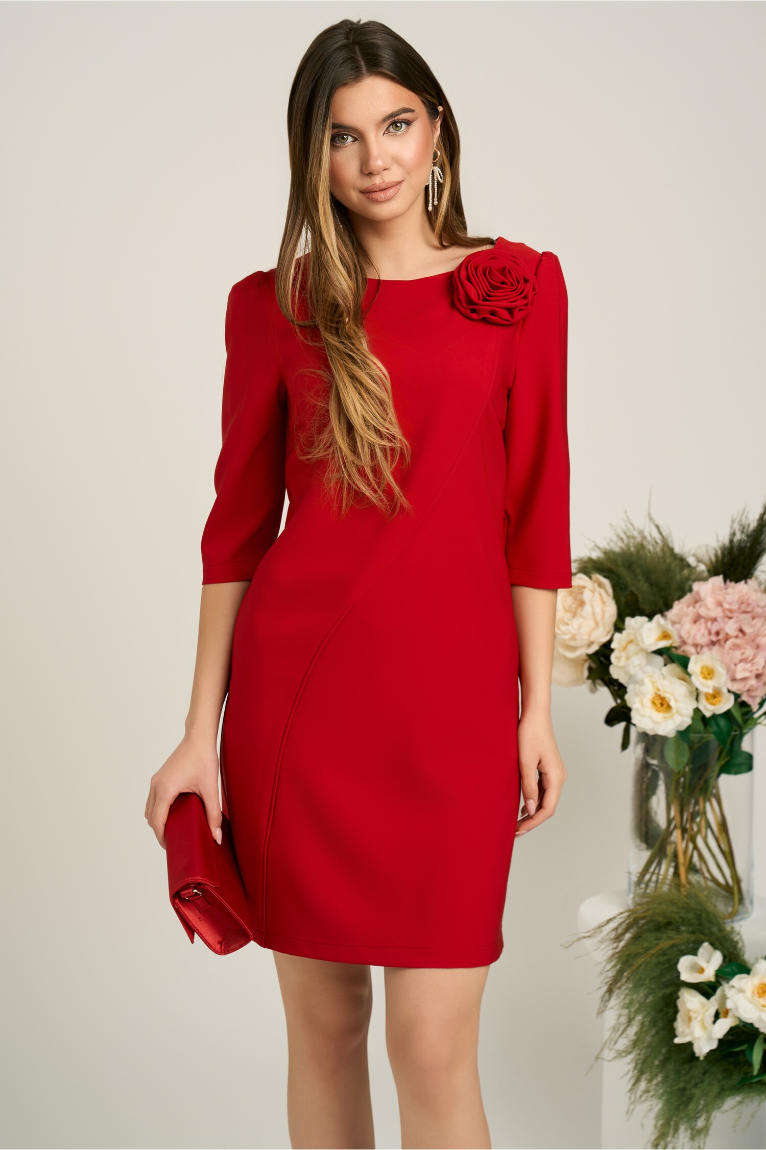 rochie-ladonna-office-din-stofa-rosie-cu-floare-pe-umar-1365923-1105370-4
