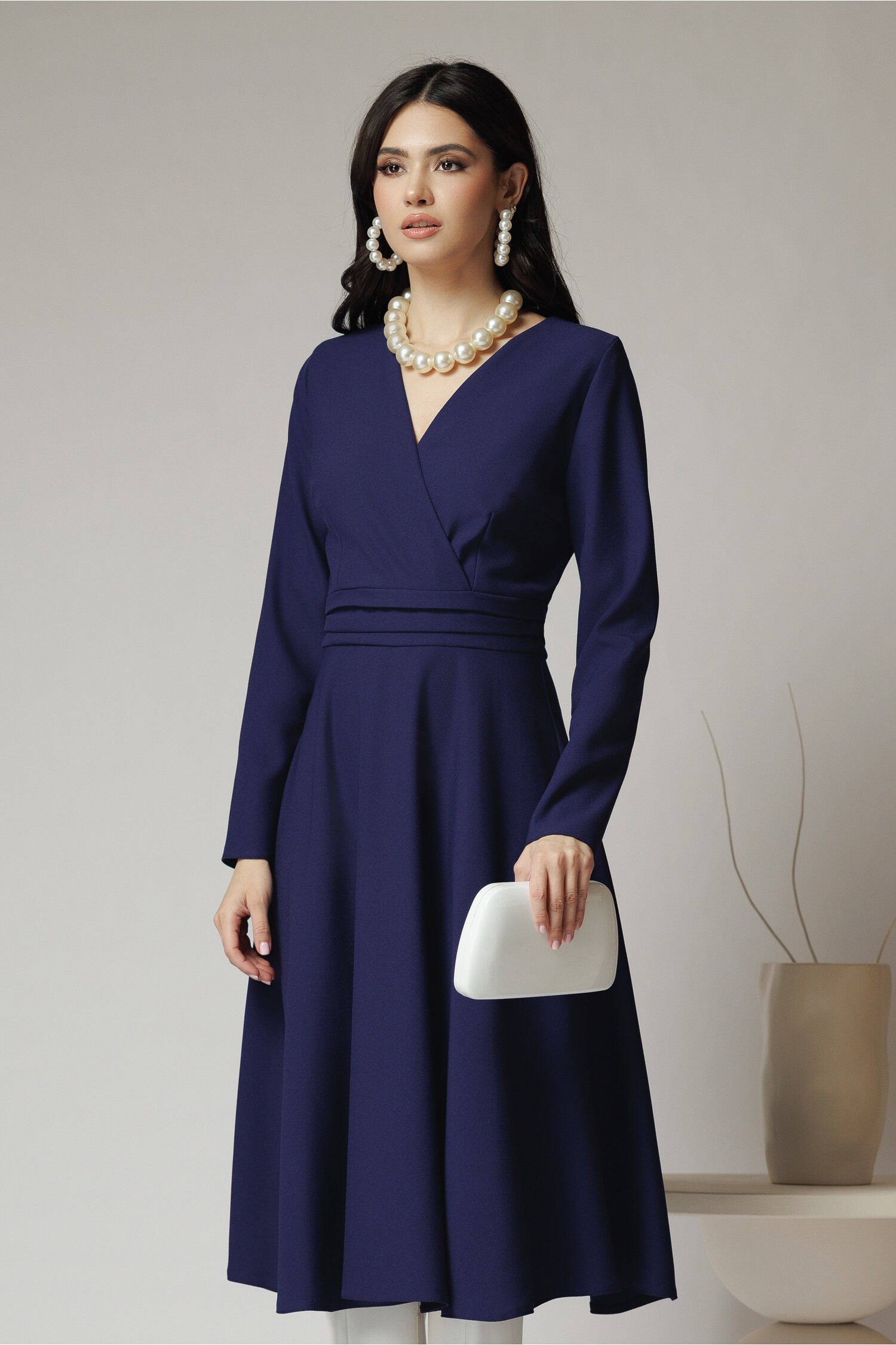 rochie-moze-office-din-crep-bleumarin-cu-bust-petrecut-1354268-1096568-4