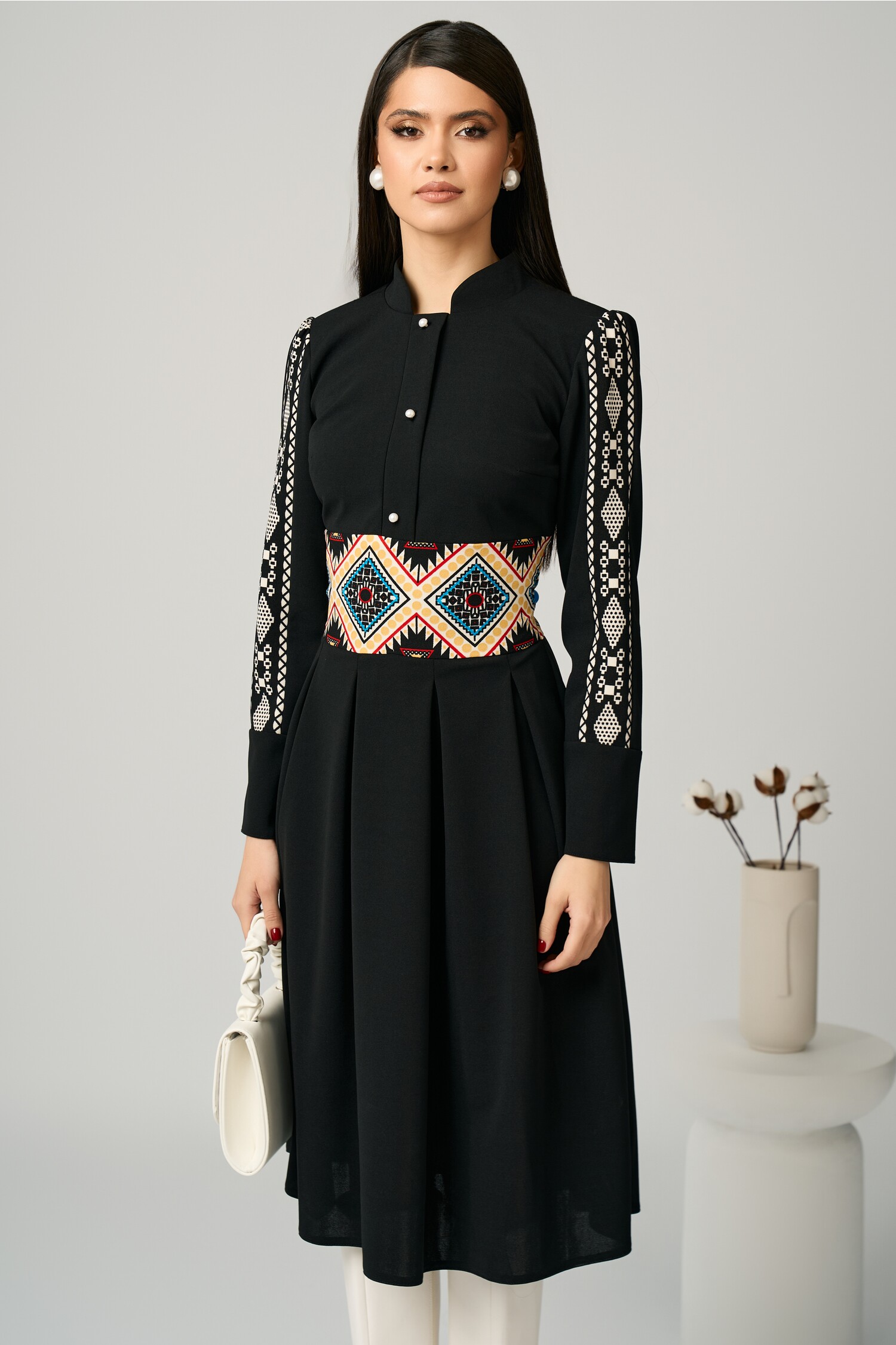 rochie-moze-office-din-crep-neagra-cu-imprimeu-in-talie-si-nasturi-la-bust-1354217-1095575-4