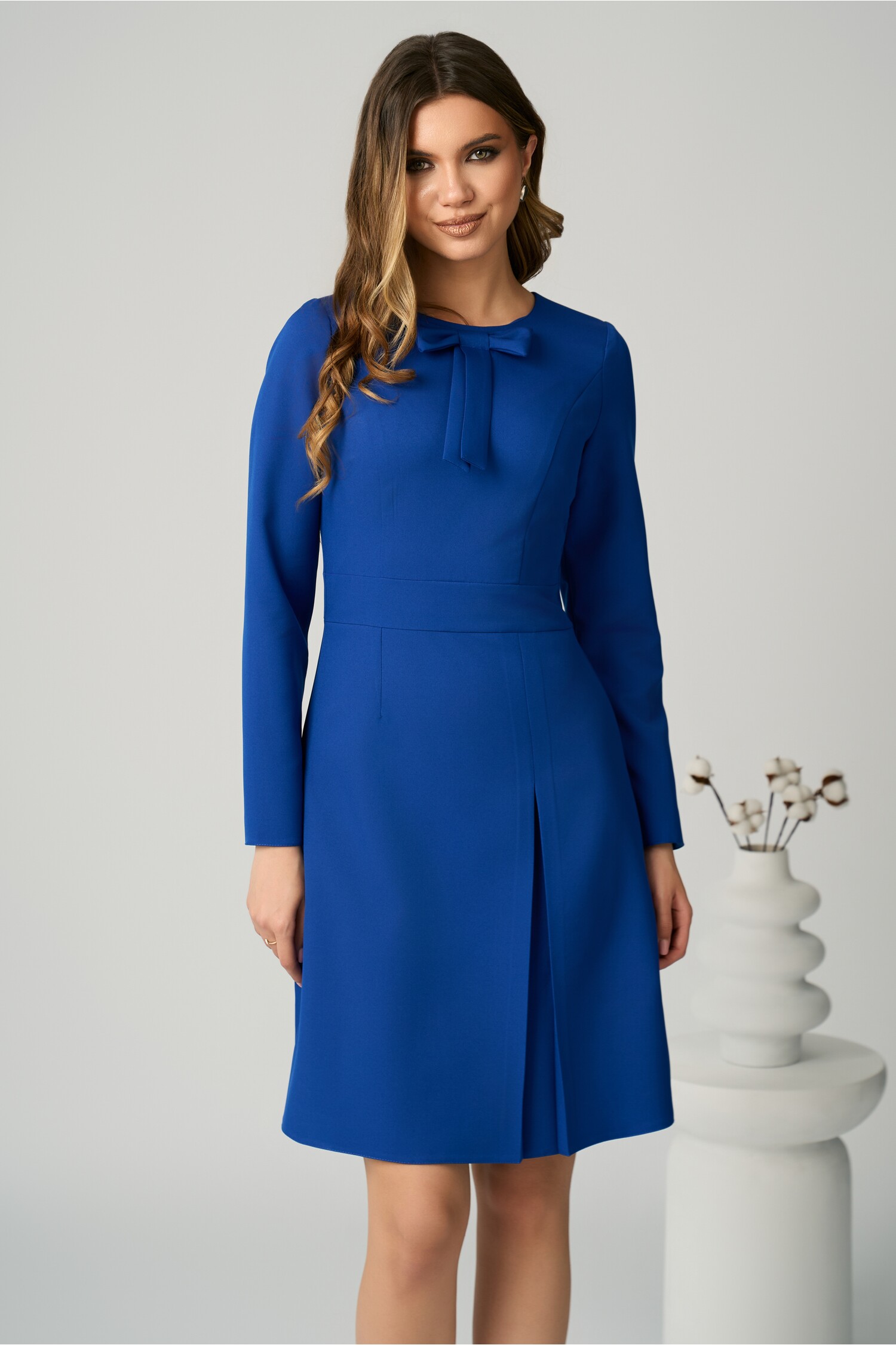 rochie-moze-office-din-stofa-albastra-cu-funda-la-decolteu-1357190-1097570-4