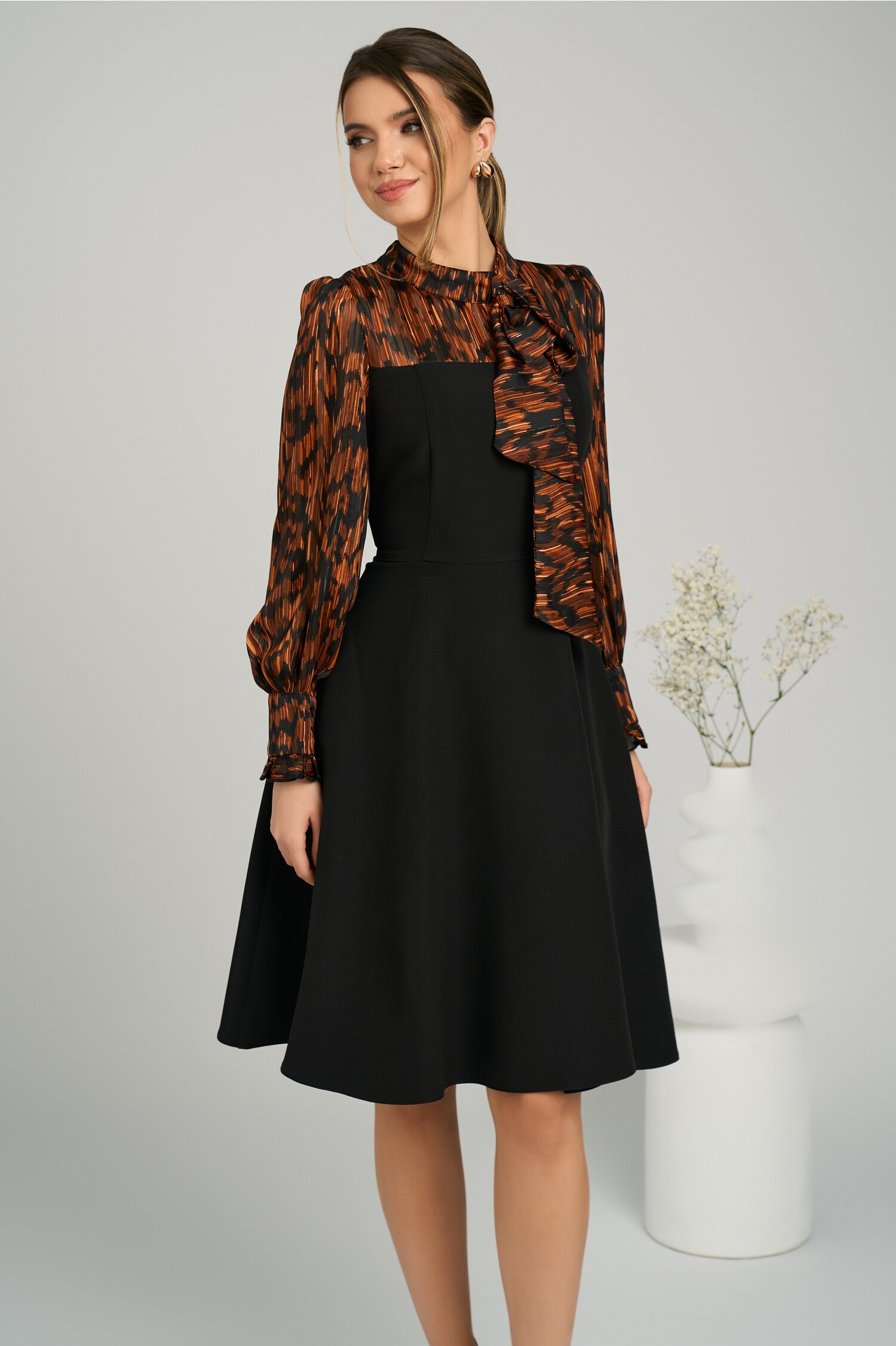 rochie-office-din-stofa-neagra-cu-voal-la-bust-si-animal-print-caramiziu-1335851-1100102-4