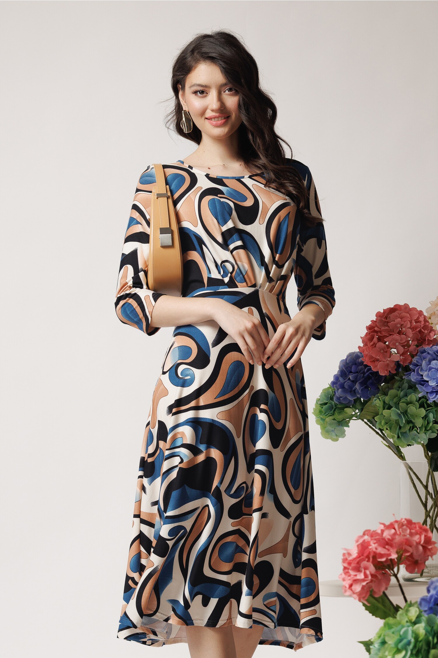 rochie-office-din-viscoza-bej-cu-imprimeuri-albastre-1362530-1104479-4