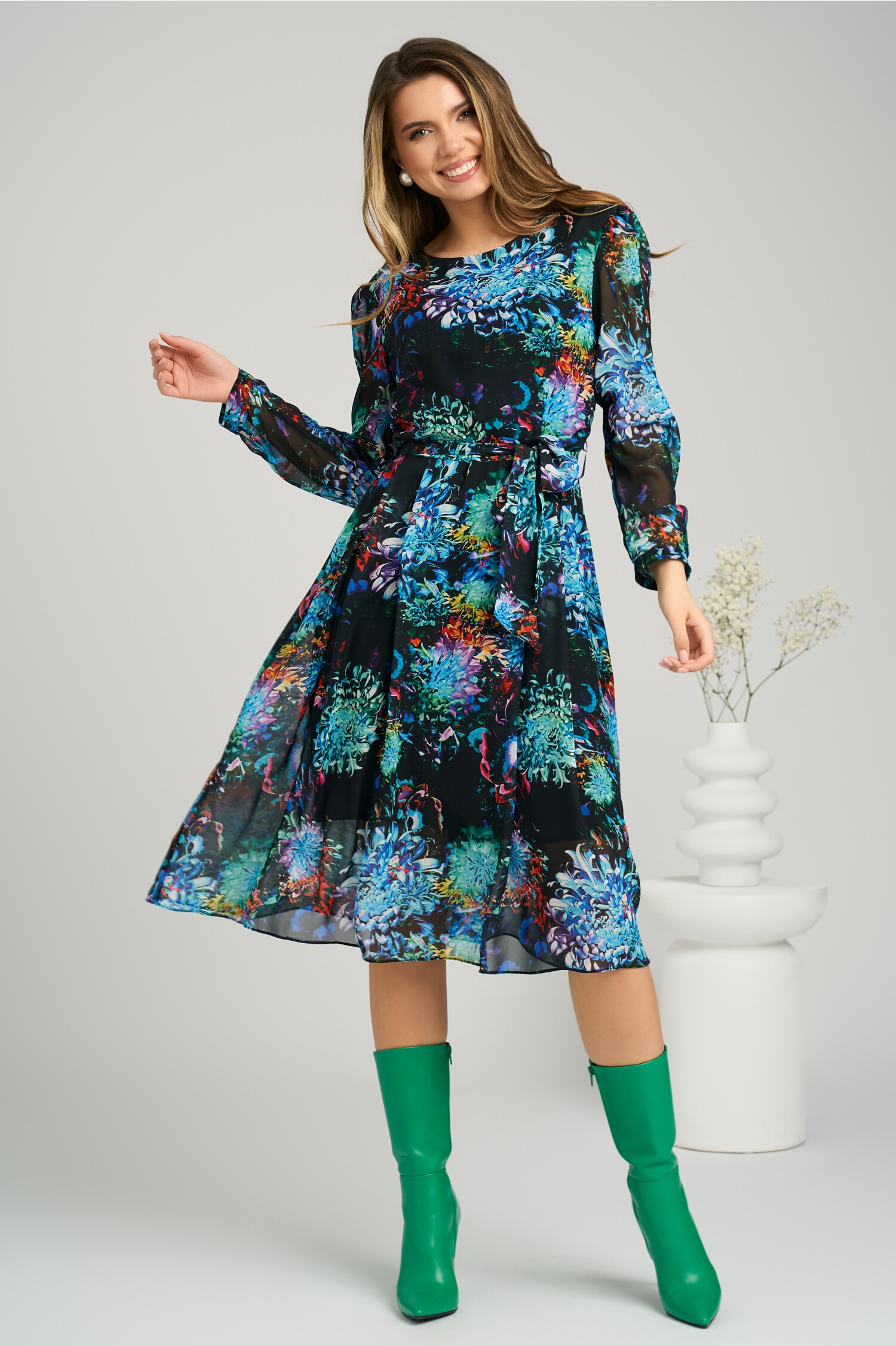 rochie-vaporoasa-din-voal-neagra-cu-imprimeuri-albastre-si-cordon-in-talie-1362731-1100603-4