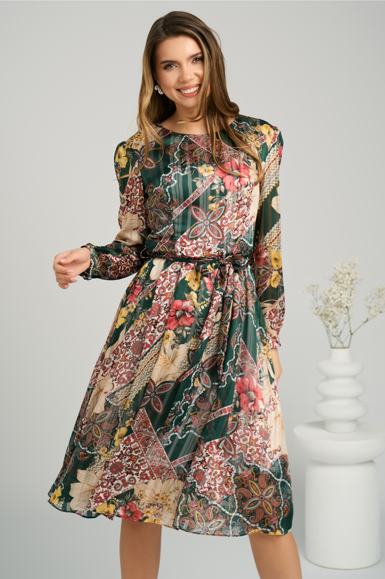 rochie-vaporoasa-din-voal-verde-cu-imprimeuri-si-cordon-in-talie-1362704-1100594-4